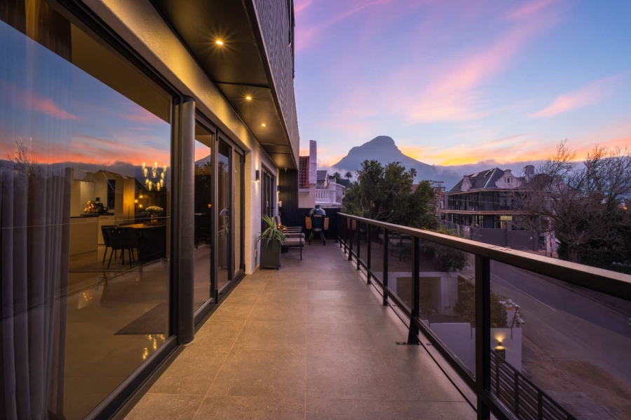 7 Bedroom Property for Sale in Oranjezicht Western Cape